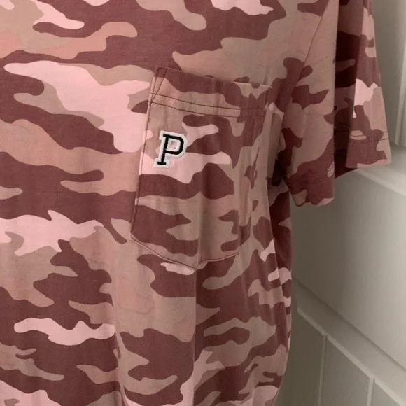 PINK Campus Tee - Picture 2 of 3